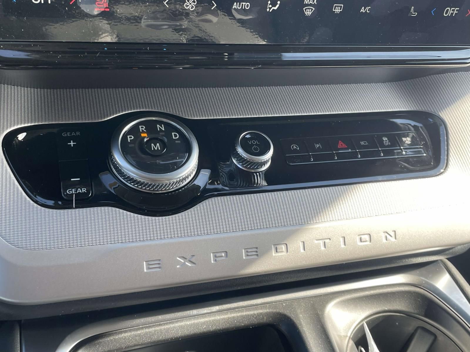 New 2026 Ford Expedition Active image 19