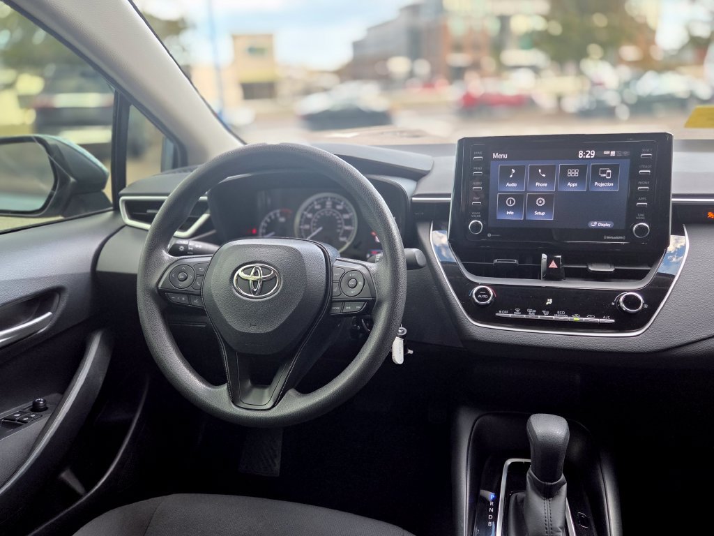 Used 2021 Toyota Corolla LE w/ Carpet Mat Package (TMS) FWD image 24