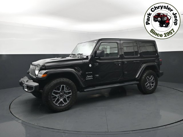 Used 2024 Jeep Wrangler Unlimited Sahara w/ Dual Top Group AWD/4WD image 2