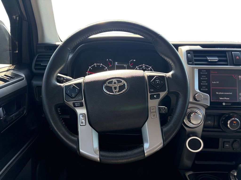 Used 2020 Toyota 4Runner SR5 AWD/4WD image 13
