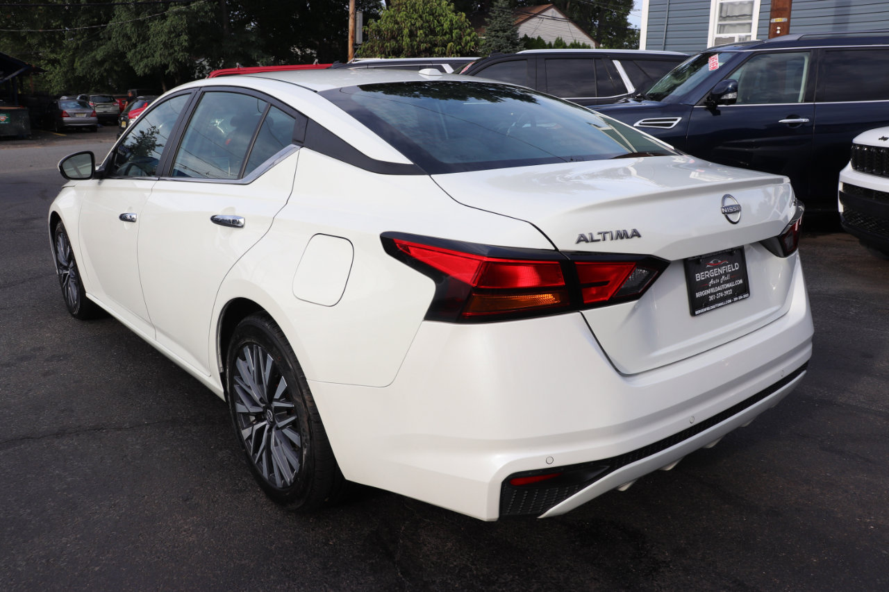 Used 2023 Nissan Altima 2.5 SV image 3
