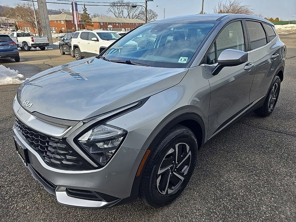 Used 2023 Kia Sportage LX image 7