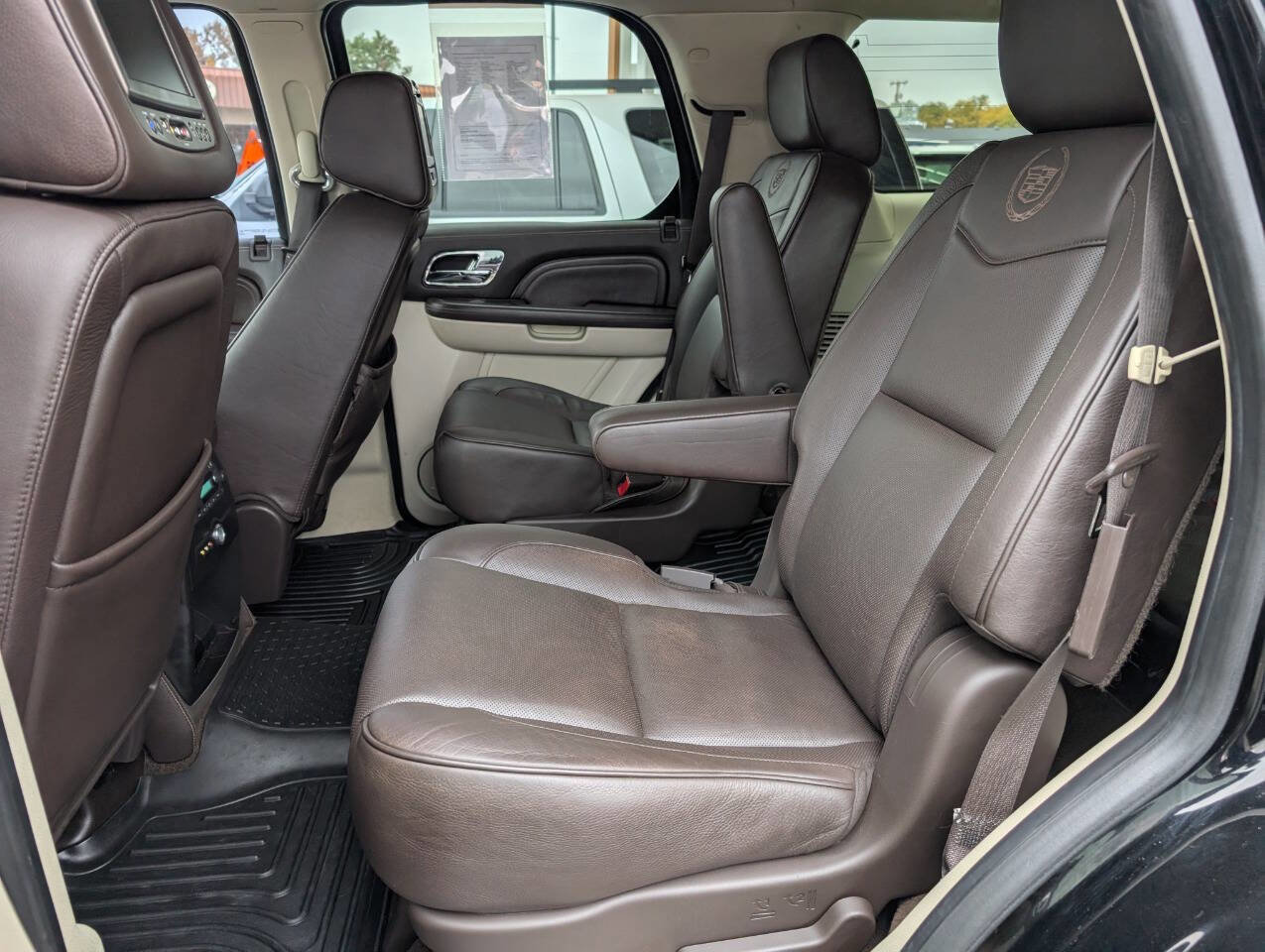 Used 2014 Cadillac Escalade Platinum image 13