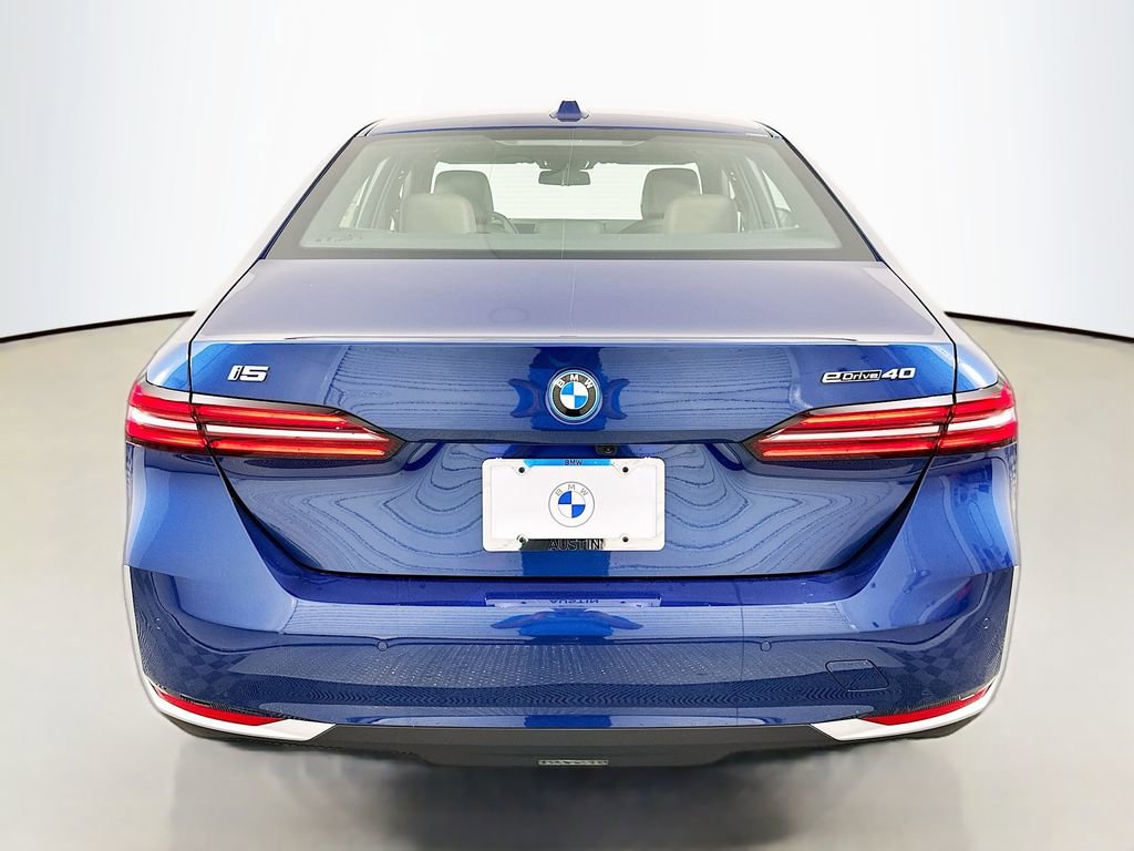 New 2026 BMW i5 eDrive40 w/ Premium Package RWD image 6