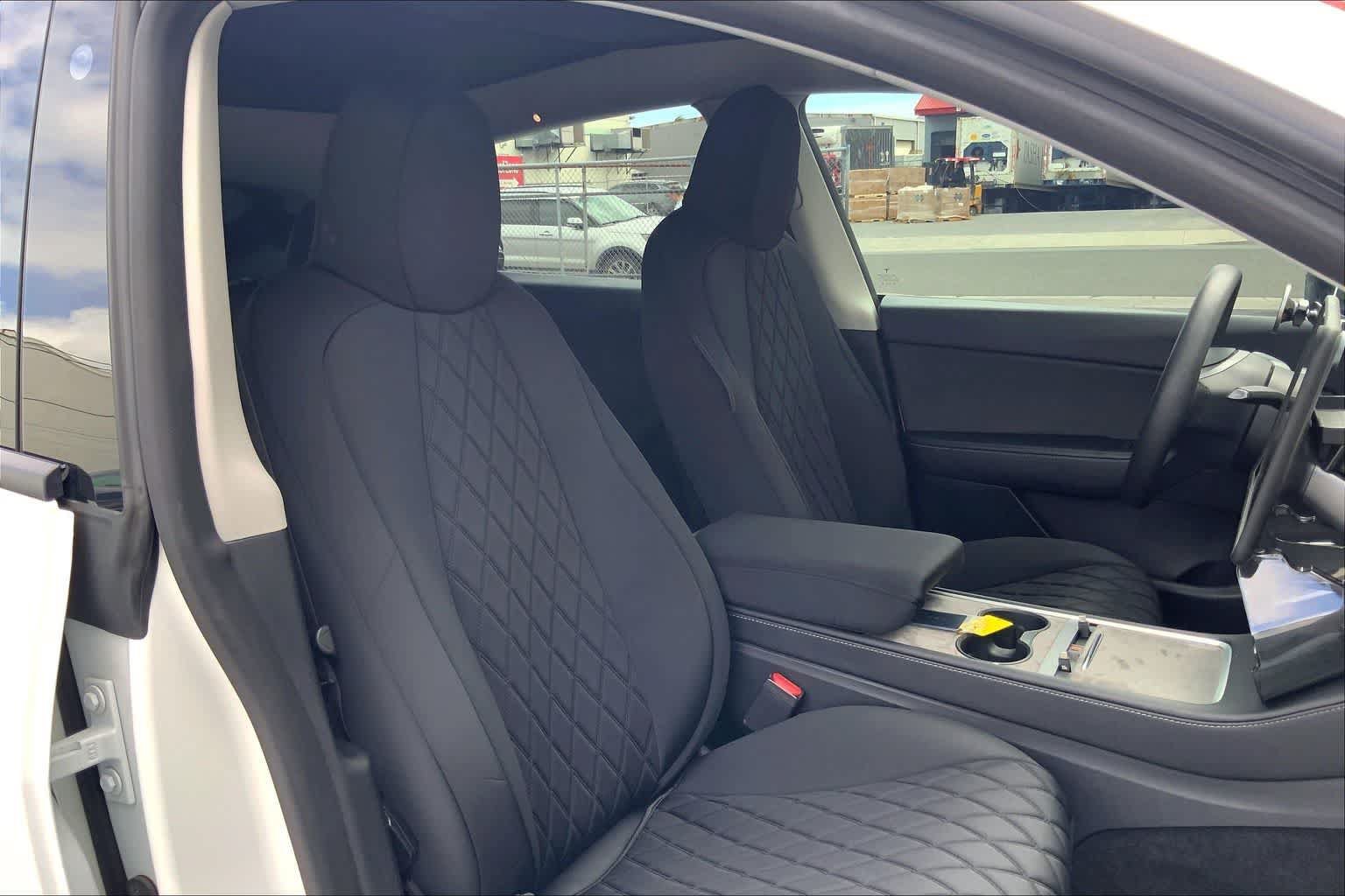 Used 2022 Tesla Model Y Long Range AWD/4WD image 13