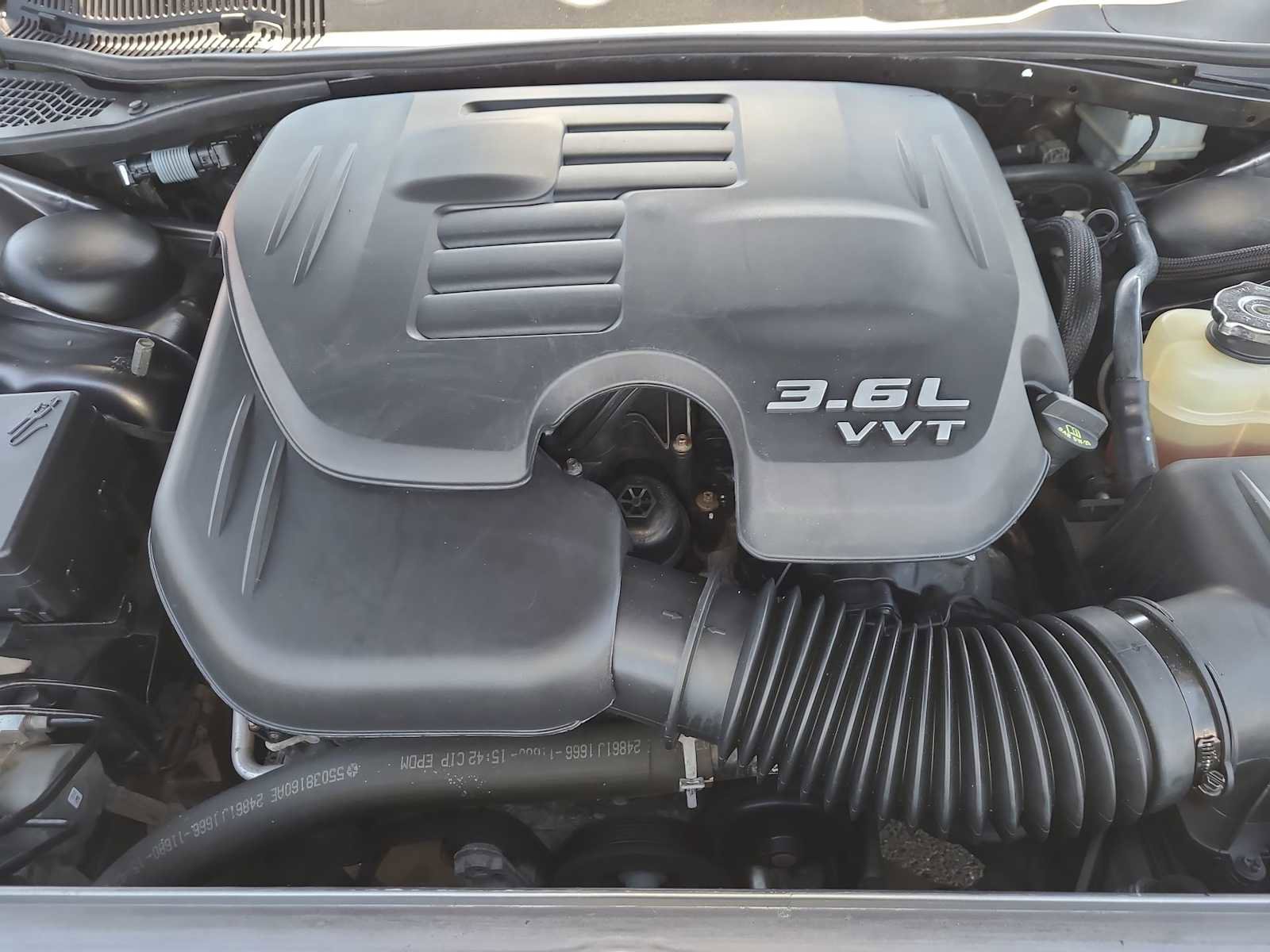 Used 2016 Dodge Challenger SXT image 17