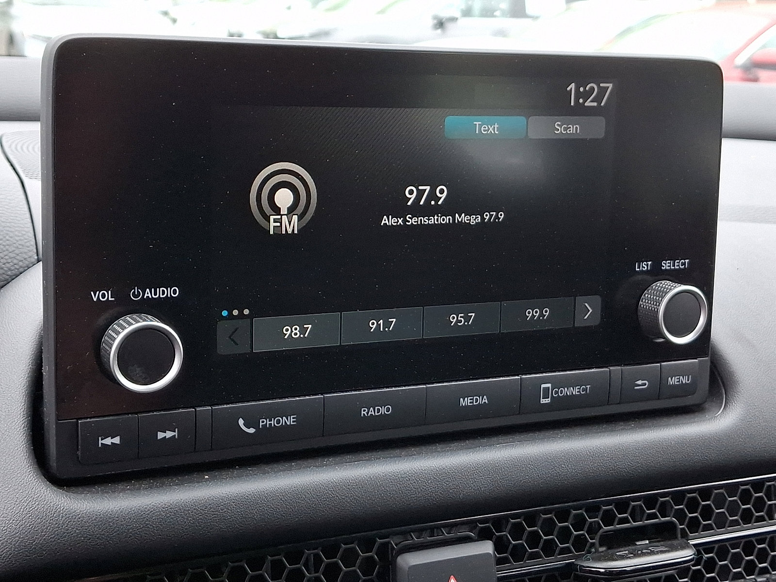 Certified 2023 Honda HR-V LX image 16