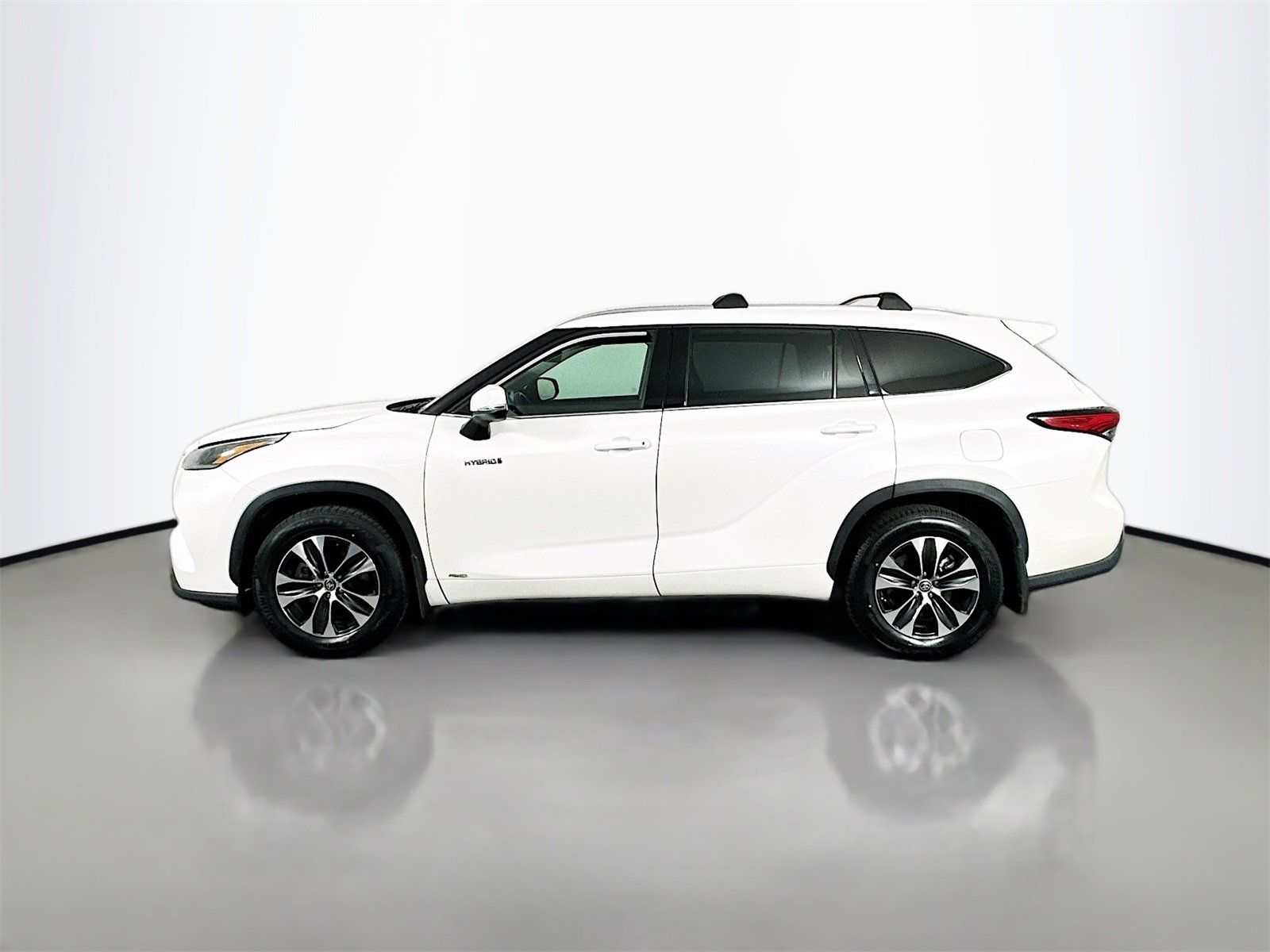 Certified 2021 Toyota Highlander XLE image 4