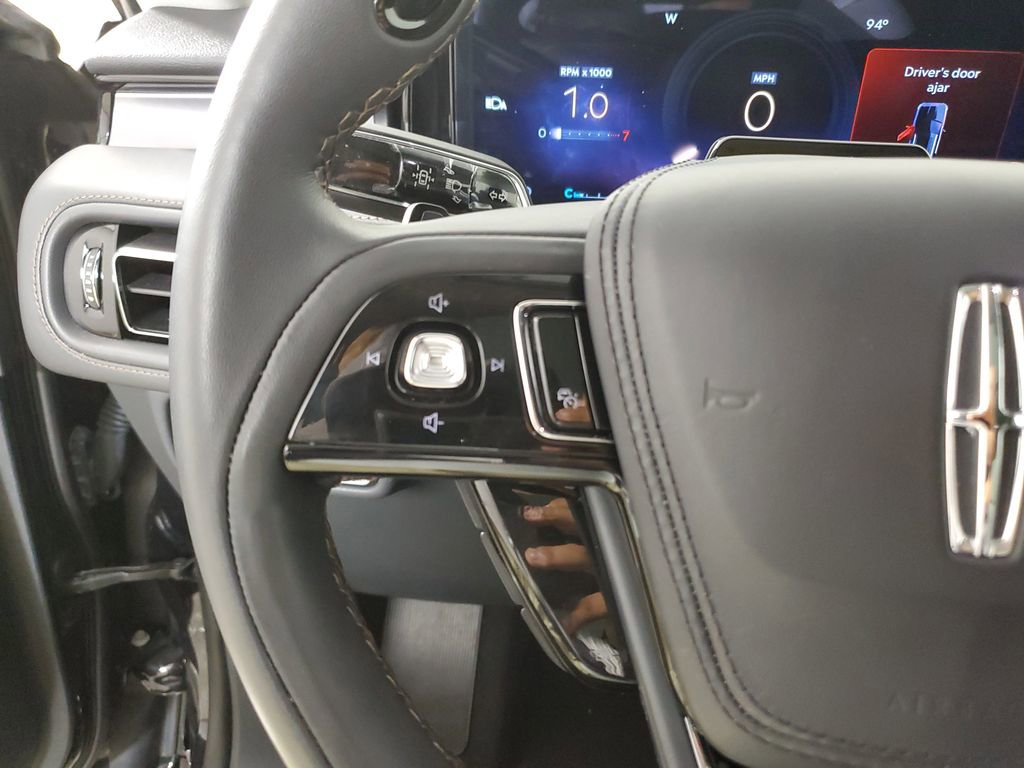 Used 2025 Lincoln Aviator 2WD w/ Jet Appearance Package image 24