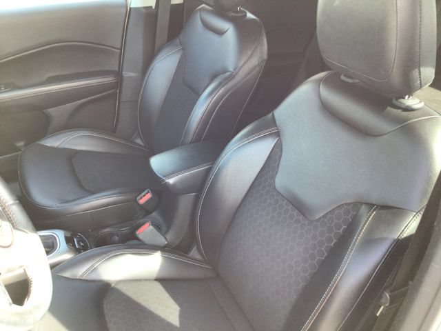 Used 2018 Jeep Compass Latitude w/ Popular Equipment Group FWD image 24