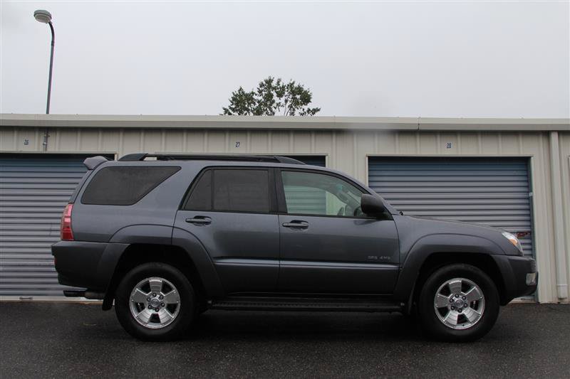 Used 2005 Toyota 4Runner SR5 AWD/4WD image 8