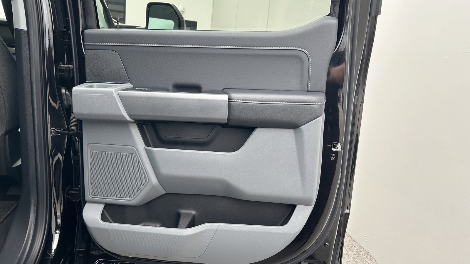 Used 2024 Ford F150 XLT w/ Equipment Group 302A MID image 17