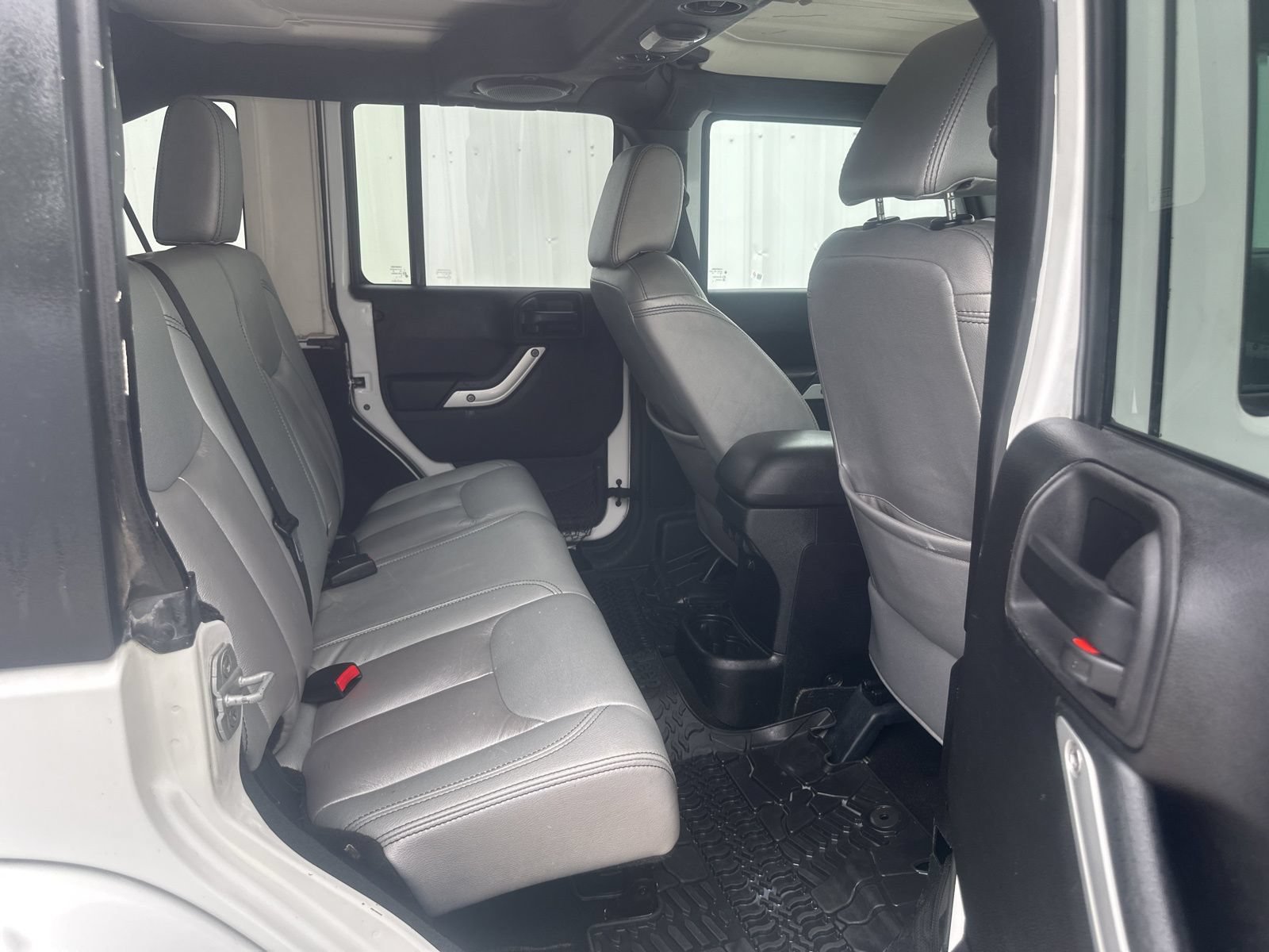 Used 2013 Jeep Wrangler Unlimited Sahara AWD/4WD image 14