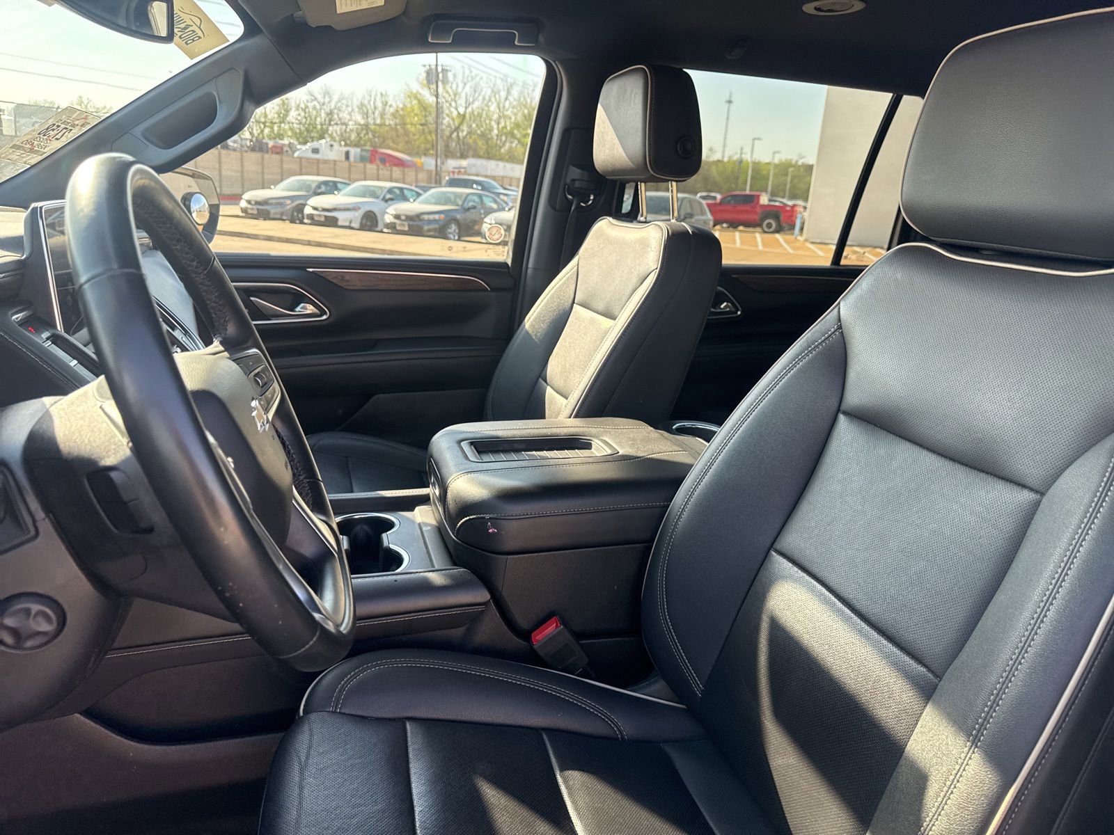 Used 2023 Chevrolet Suburban Premier image 10