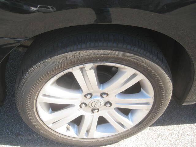 Used 2012 Chrysler 200 Touring FWD image 32