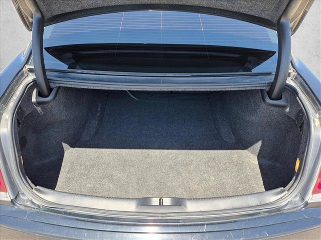 Used 2020 Chrysler 300 Touring w/ Sport Appearance Package RWD image 6