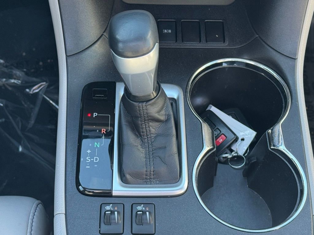 Used 2016 Toyota Highlander XLE image 32