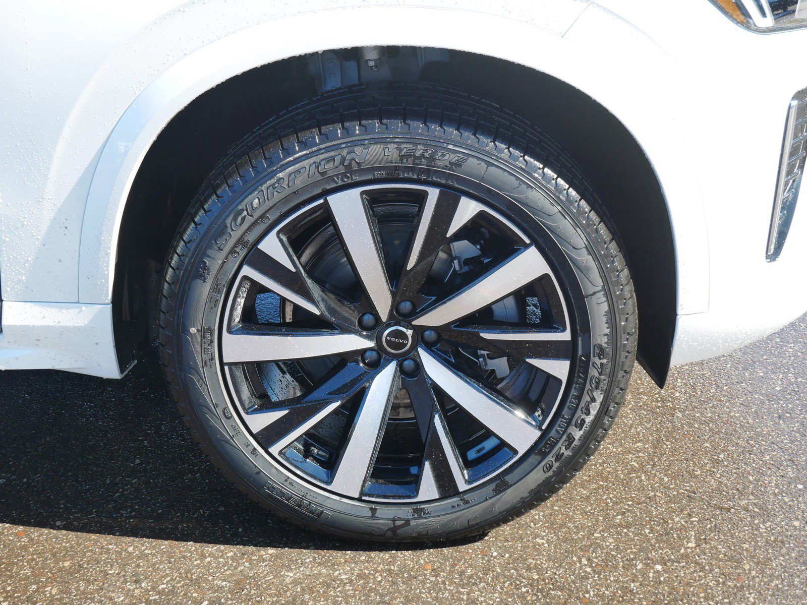 New 2026 Volvo XC90 B5 Core image 4