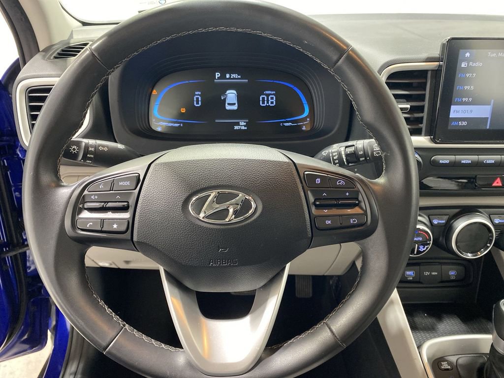 Used 2025 Hyundai Venue SEL image 11