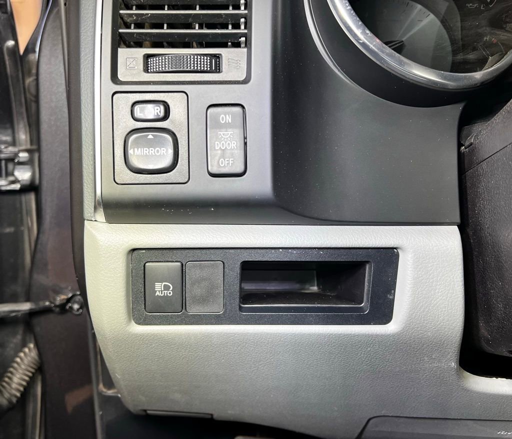 Used 2022 Toyota Sequoia SR5 image 23