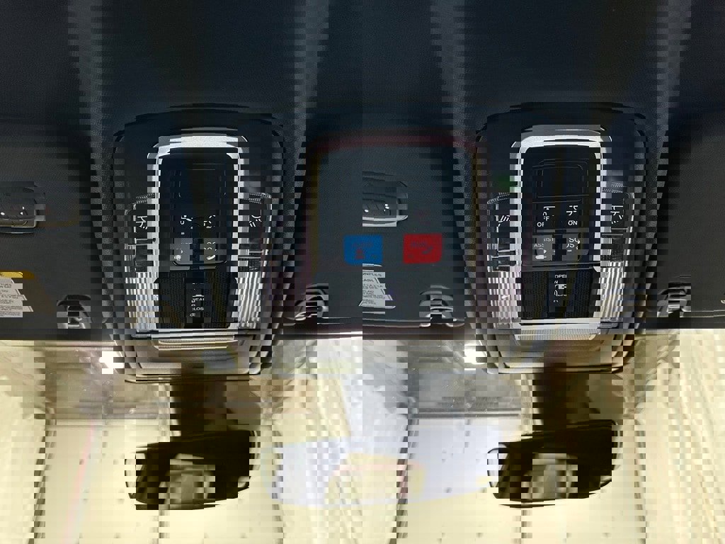 Used 2025 RAM 1500 Laramie image 37