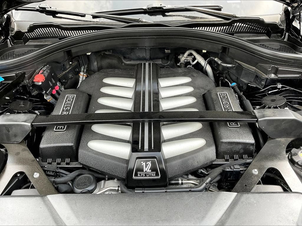 Used 2020 Rolls-Royce Cullinan Black Badge AWD/4WD image 28