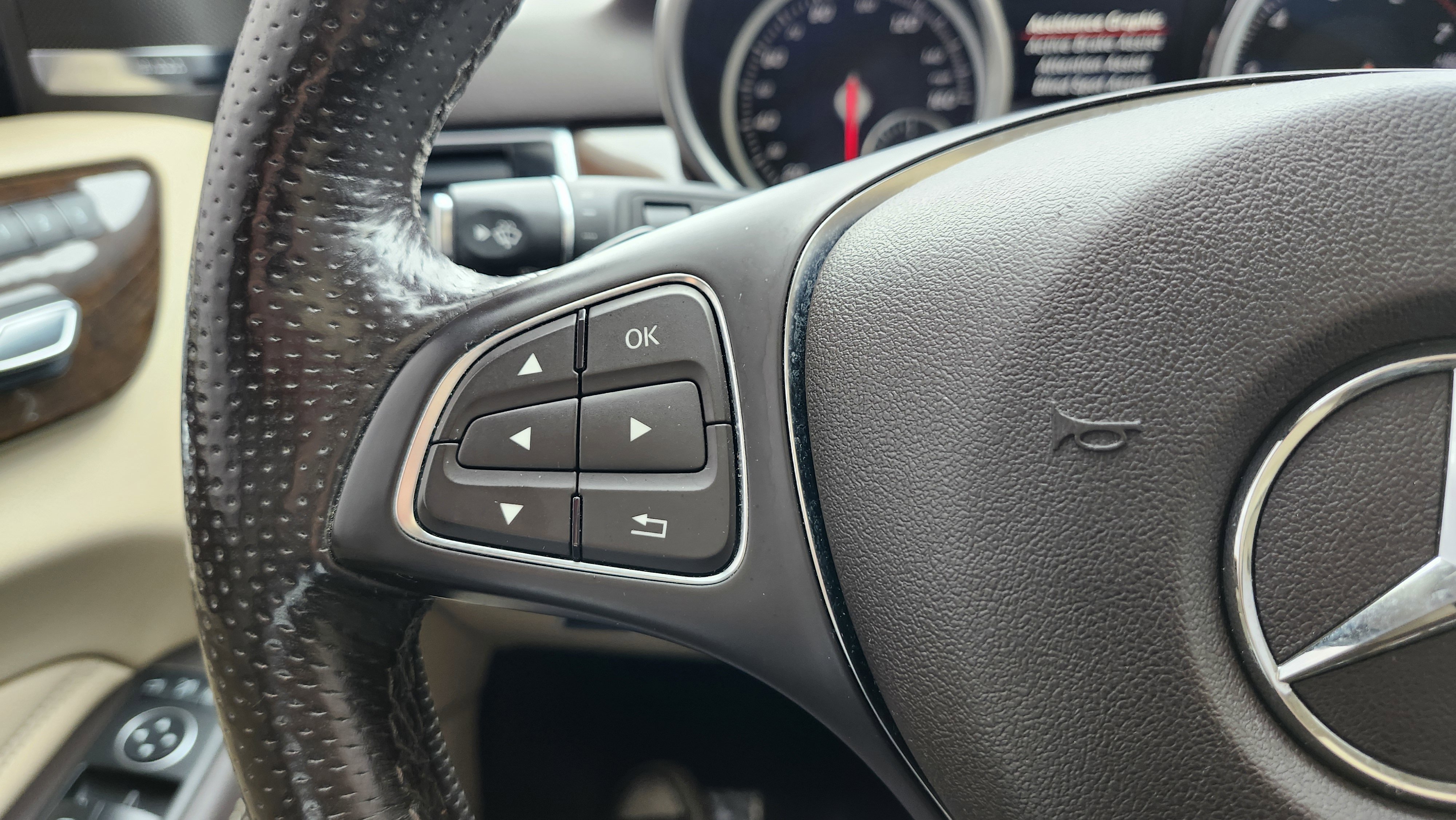 Used 2017 Mercedes-Benz GLE 350 4MATIC w/ Premium 1 Package image 40