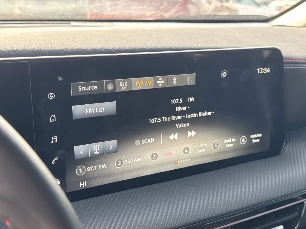 Used 2025 Nissan Kicks SR AWD/4WD image 19