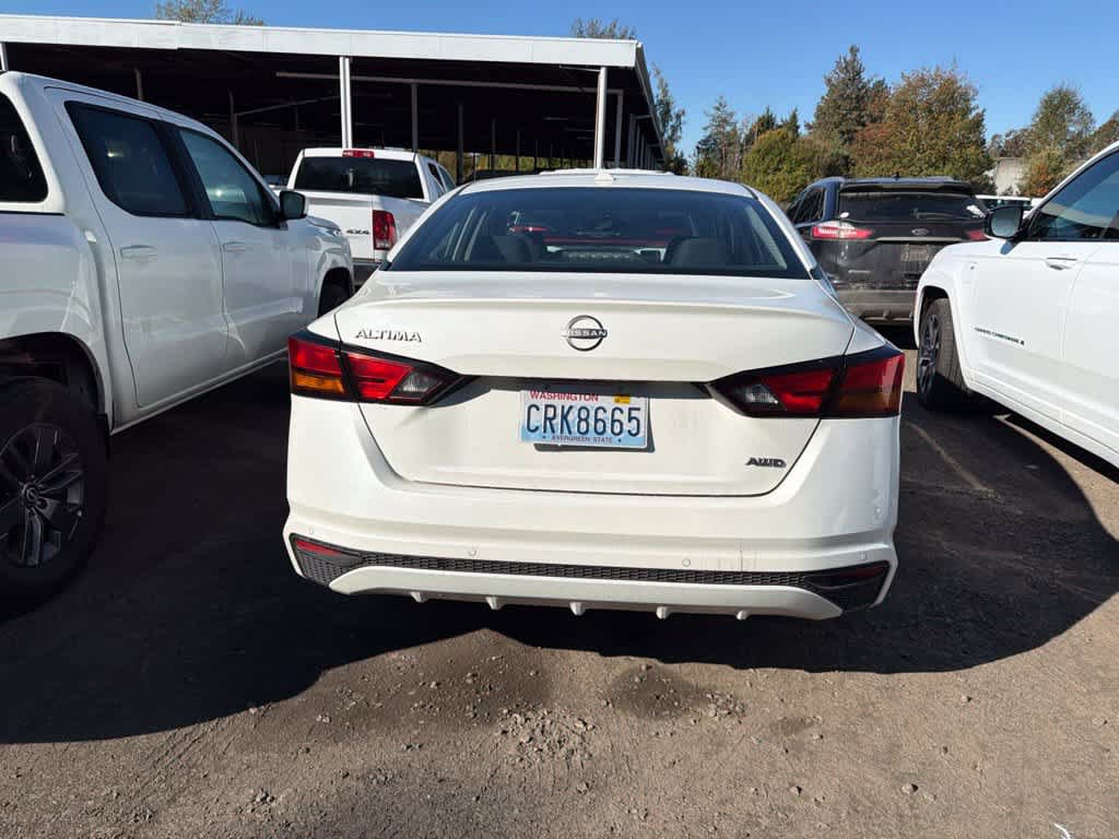 Used 2025 Nissan Altima 2.5 SV AWD/4WD image 5