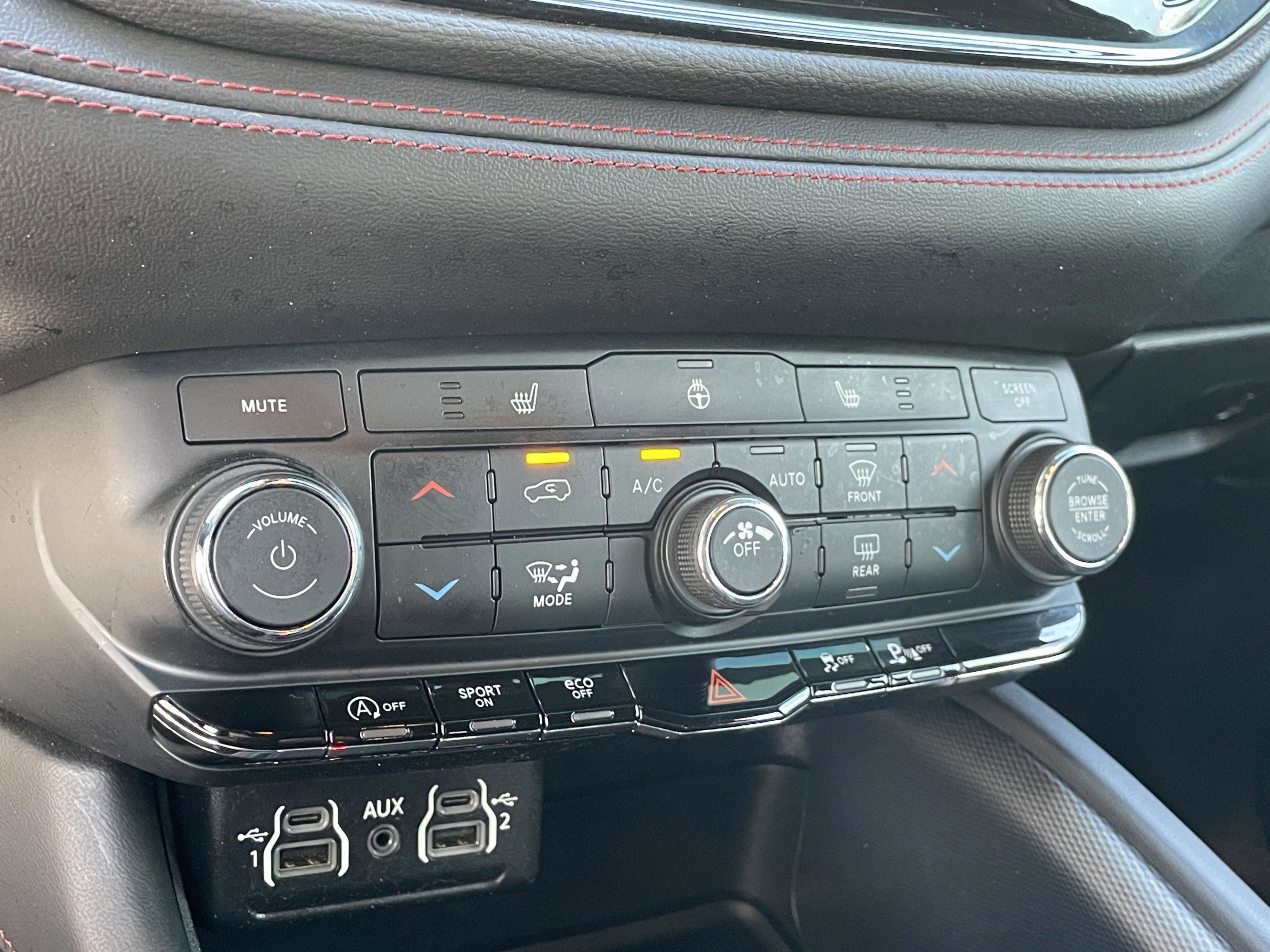Used 2023 Dodge Durango GT RWD image 25