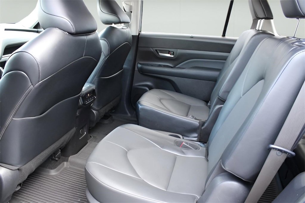 Certified 2024 Toyota Grand Highlander XLE image 19