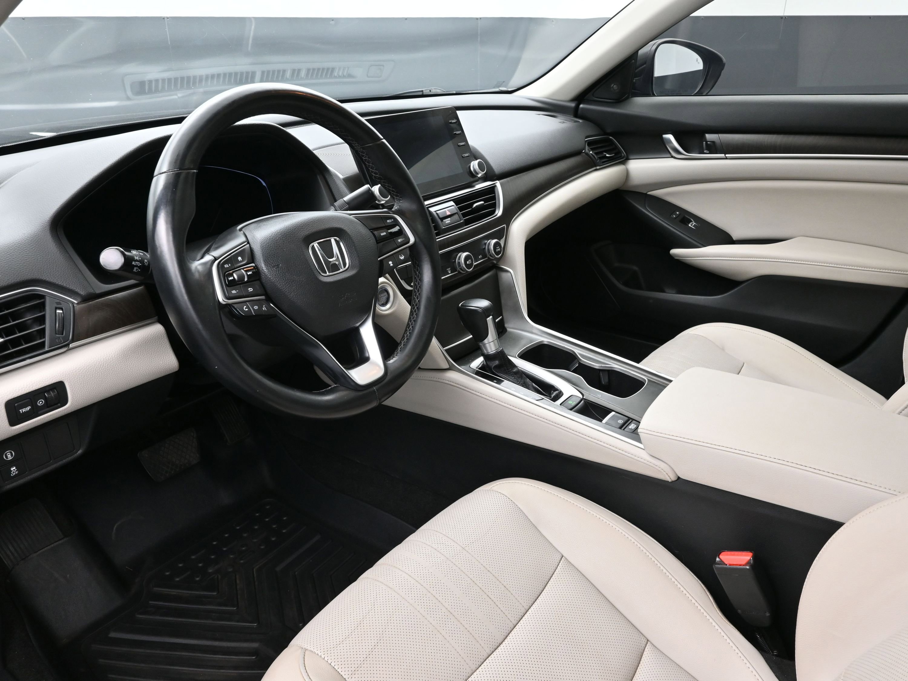 Used 2018 Honda Accord EX-L image 10