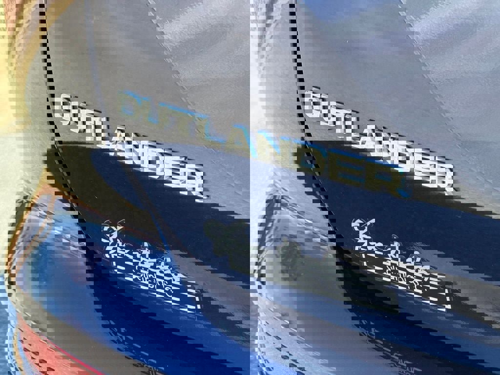 Used 2024 Mitsubishi Outlander SE image 18