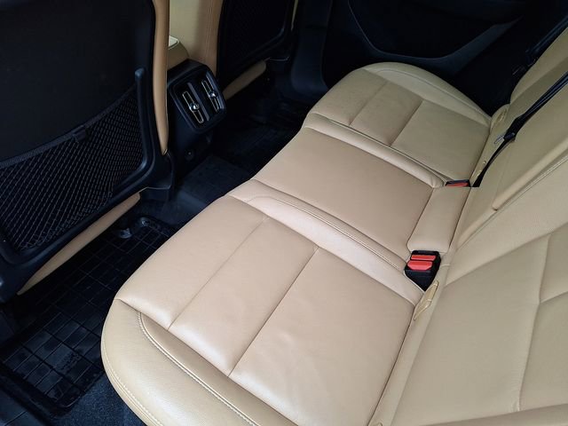 Used 2019 Volvo XC40 T5 Inscription image 16