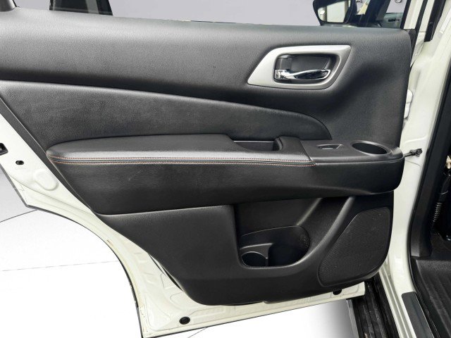 Used 2020 Nissan Pathfinder SL image 46