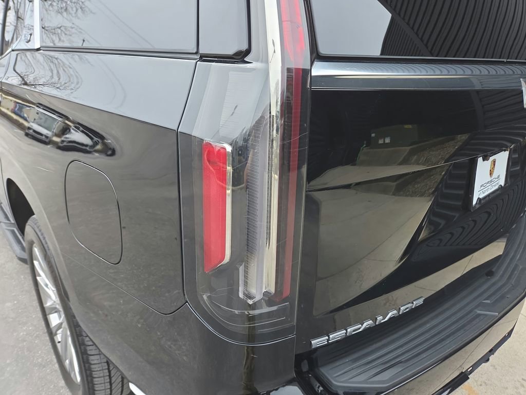 Used 2023 Cadillac Escalade Premium Luxury image 27