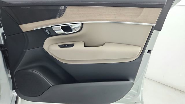 Certified 2026 Volvo XC90 B6 Plus w/ Protection Package Premier AWD/4WD image 41