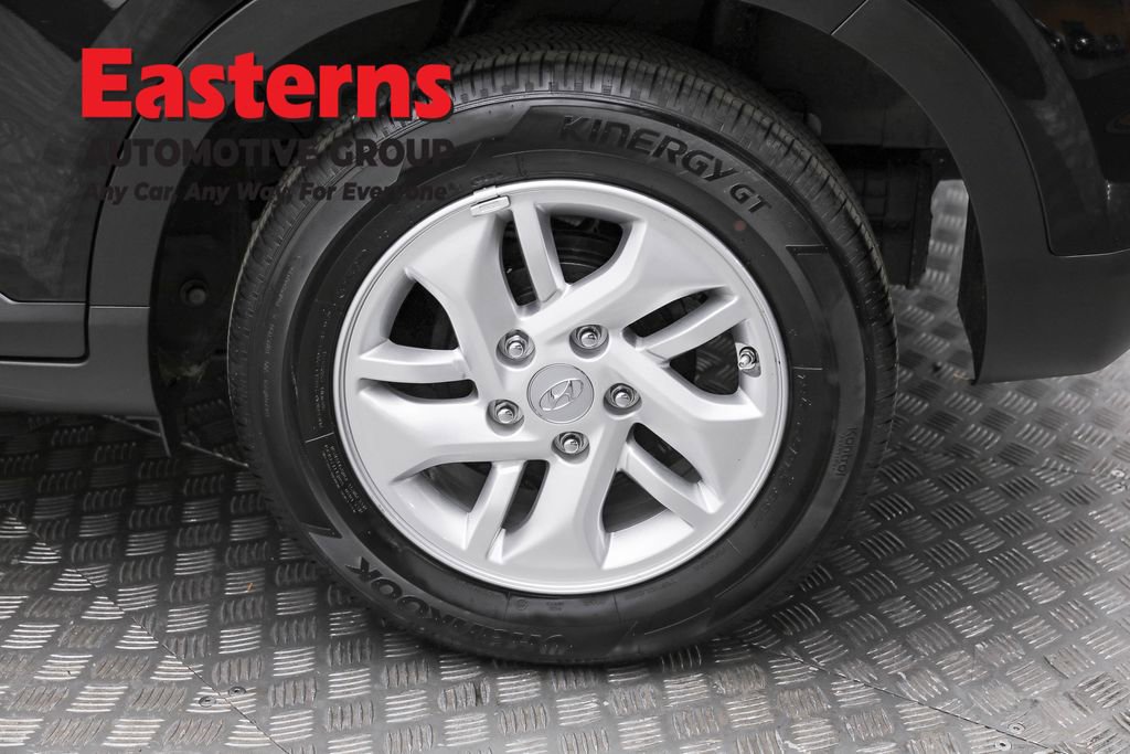 Used 2025 Hyundai Venue SE image 8