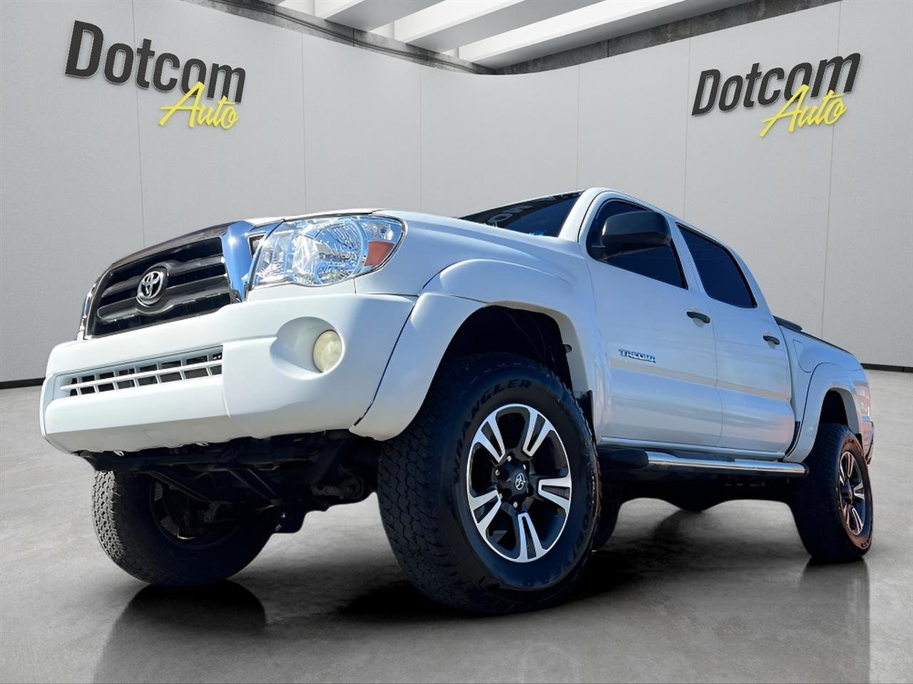 Used 2006 Toyota Tacoma PreRunner RWD image 3