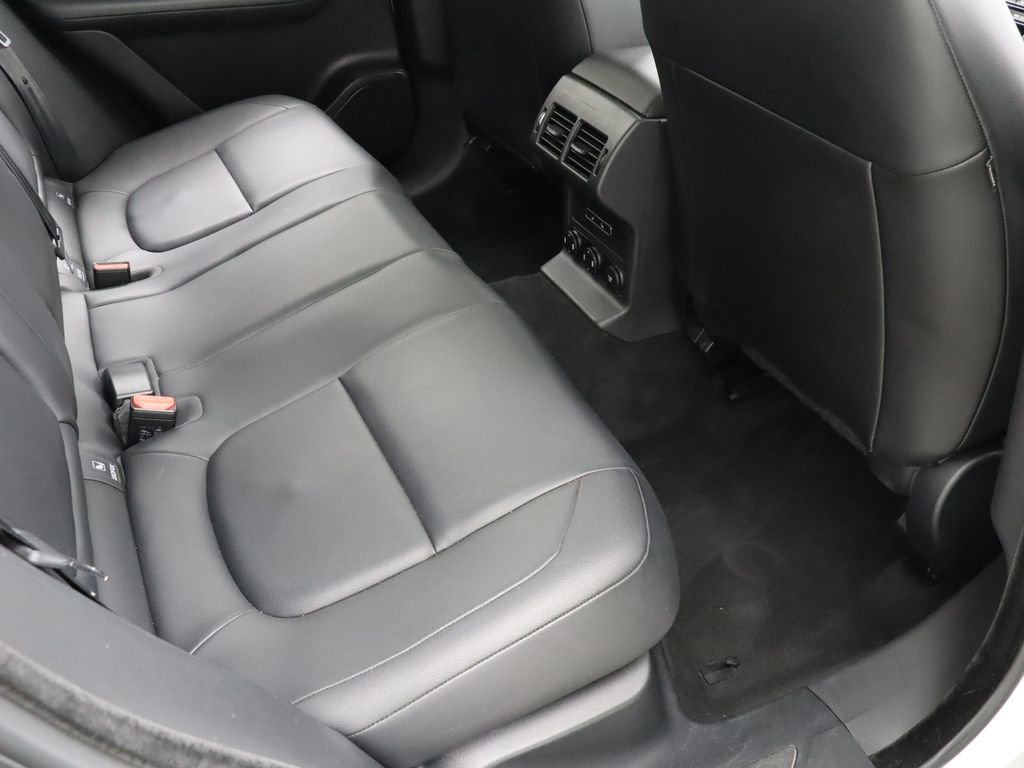 Used 2019 Jaguar F-PACE Premium AWD/4WD image 40