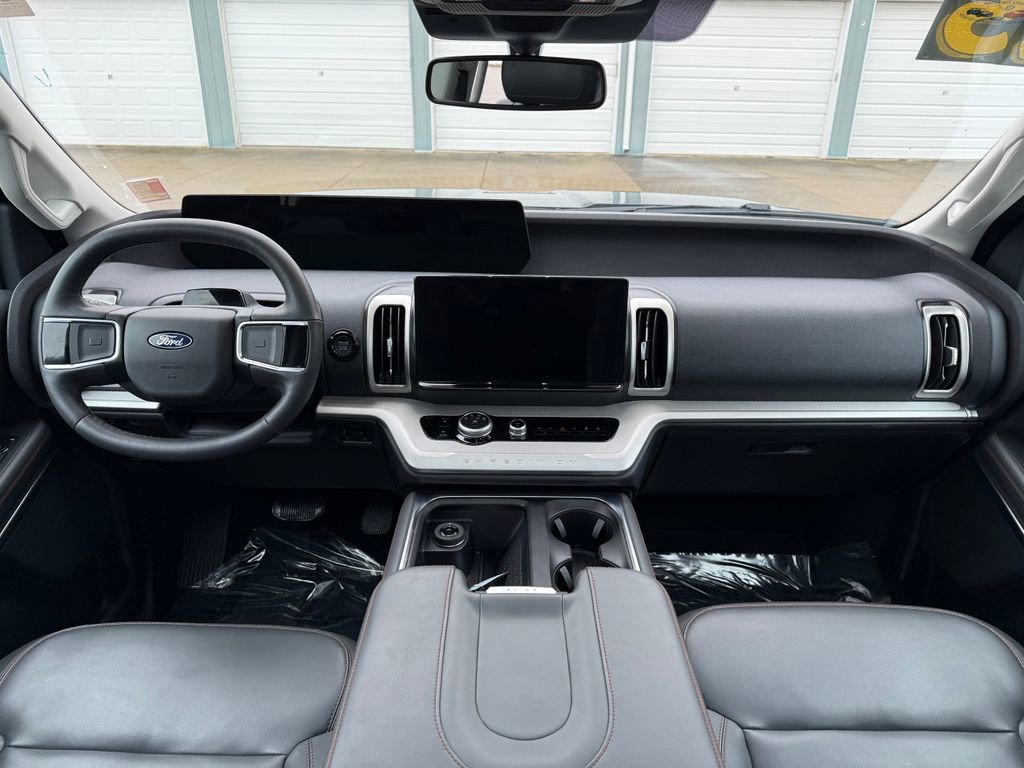 Used 2025 Ford Expedition Active image 30