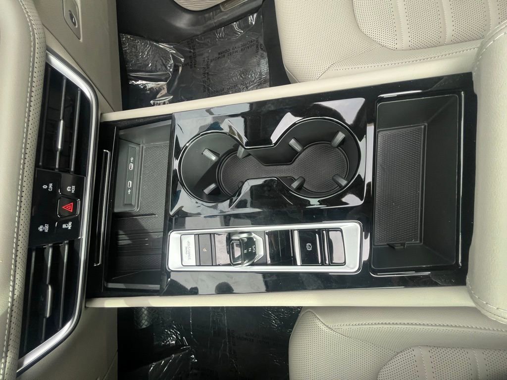 Certified 2025 Volkswagen Atlas SEL image 11