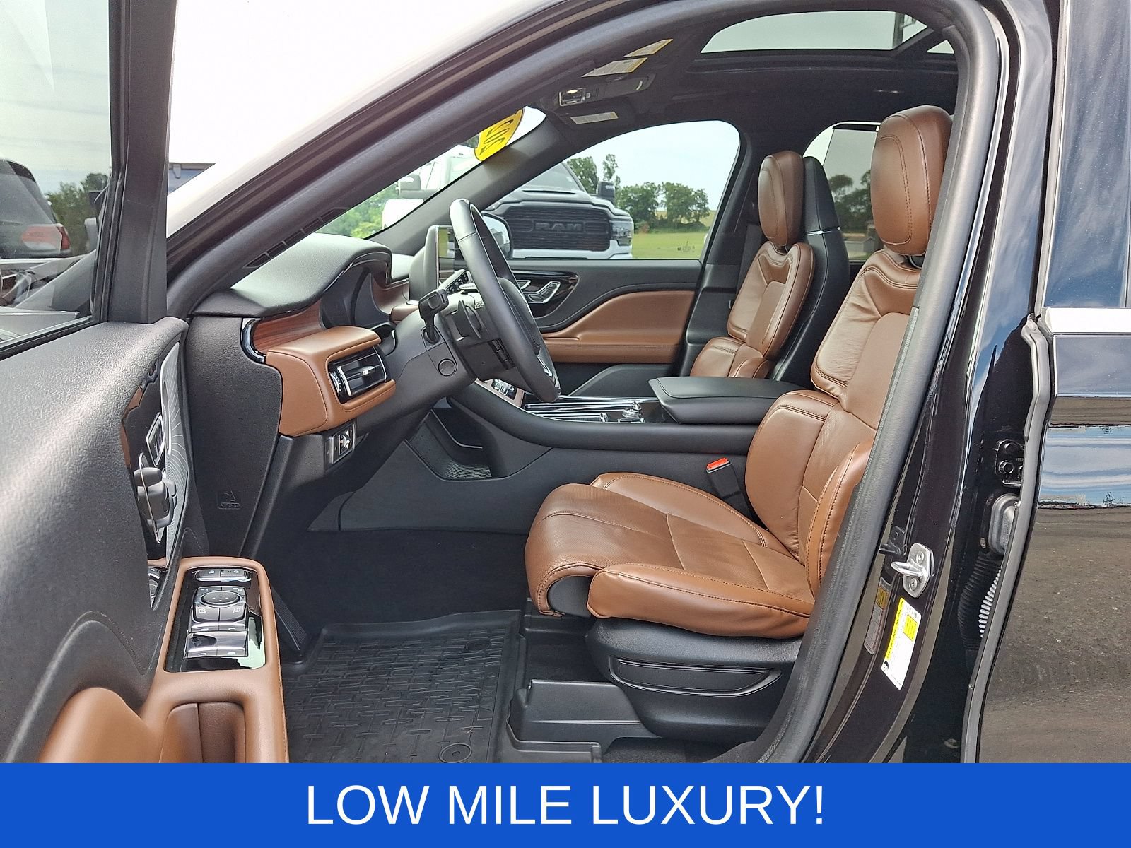 Used 2021 Lincoln Aviator Reserve w/ Equipment Group 202A AWD/4WD image 16