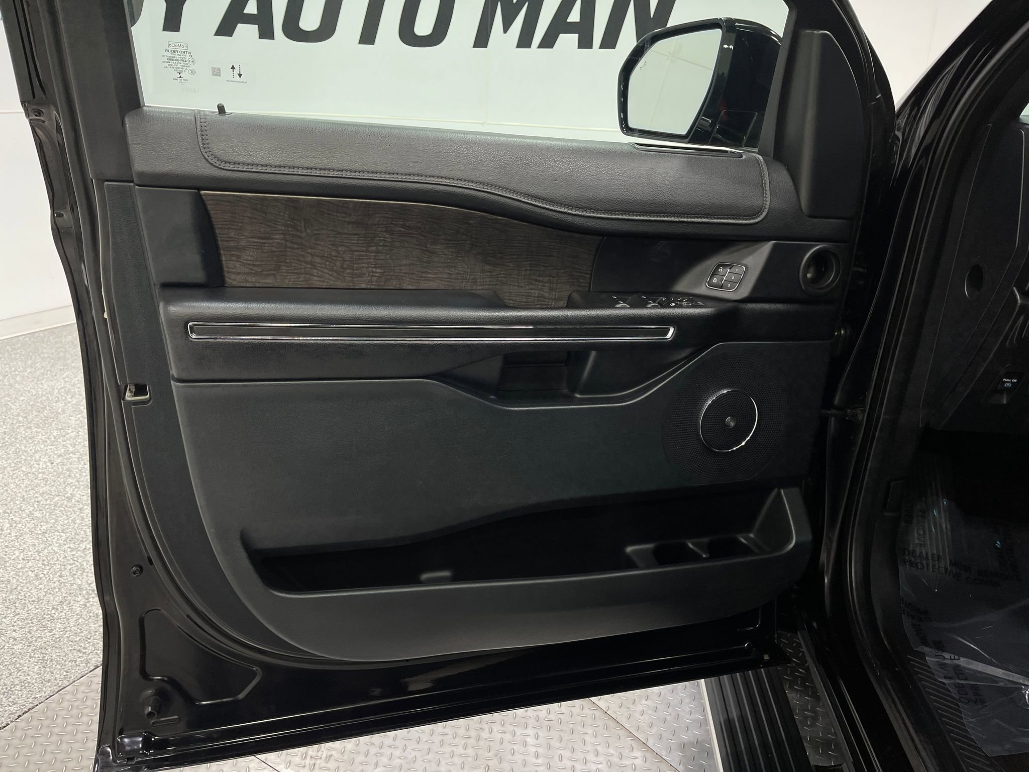 Used 2021 Ford Expedition Max Limited AWD/4WD image 15