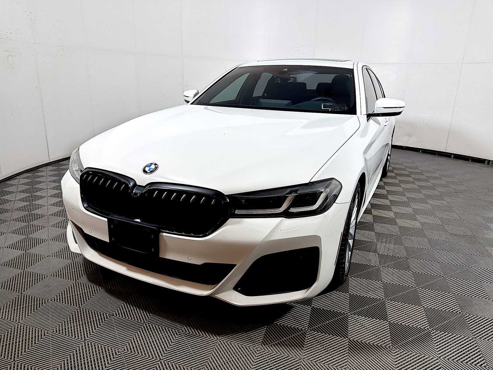 Used 2023 BMW 530i xDrive w/ M Sport Package AWD/4WD image 3