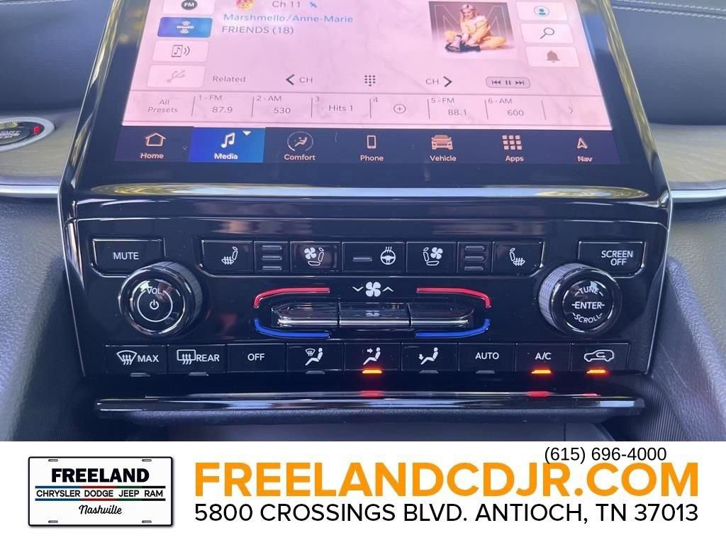 New 2025 Jeep Grand Cherokee Limited w/ Luxury Tech Group II AWD/4WD image 24