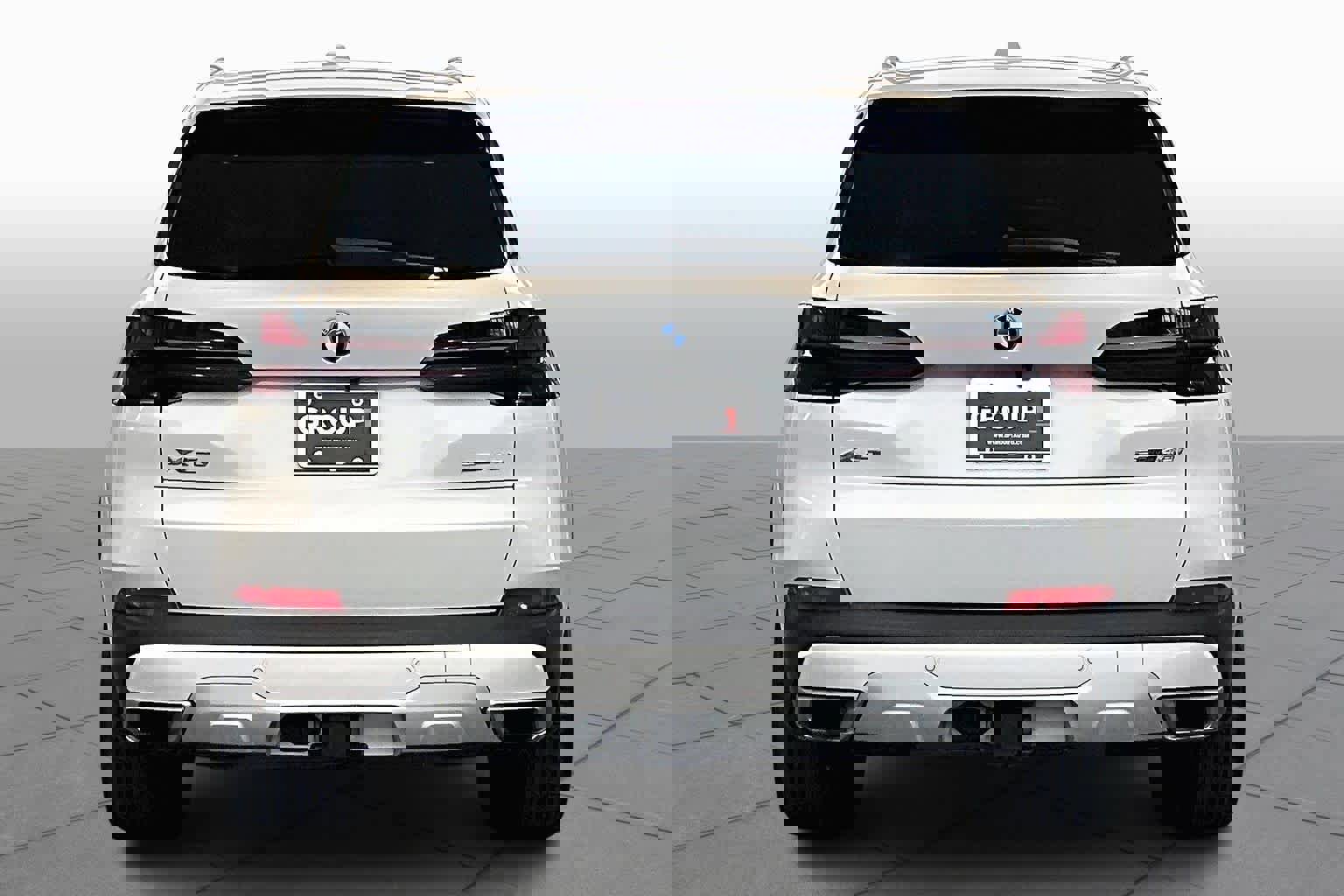 Used 2024 BMW X5 sDrive40i w/ Parking Assistance Package image 6