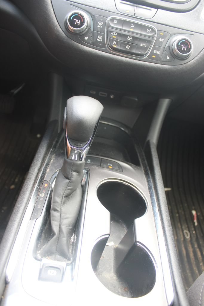 Used 2022 Chevrolet Malibu LT FWD image 29