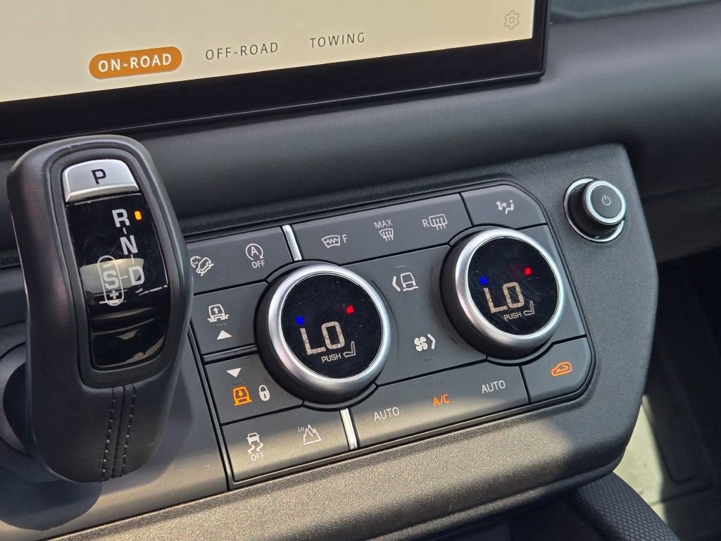 Used 2022 Land Rover Defender 90 Carpathian Edition image 25