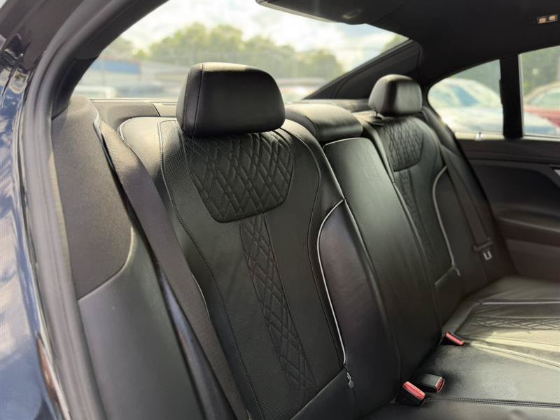 Used 2018 BMW 750i RWD image 37